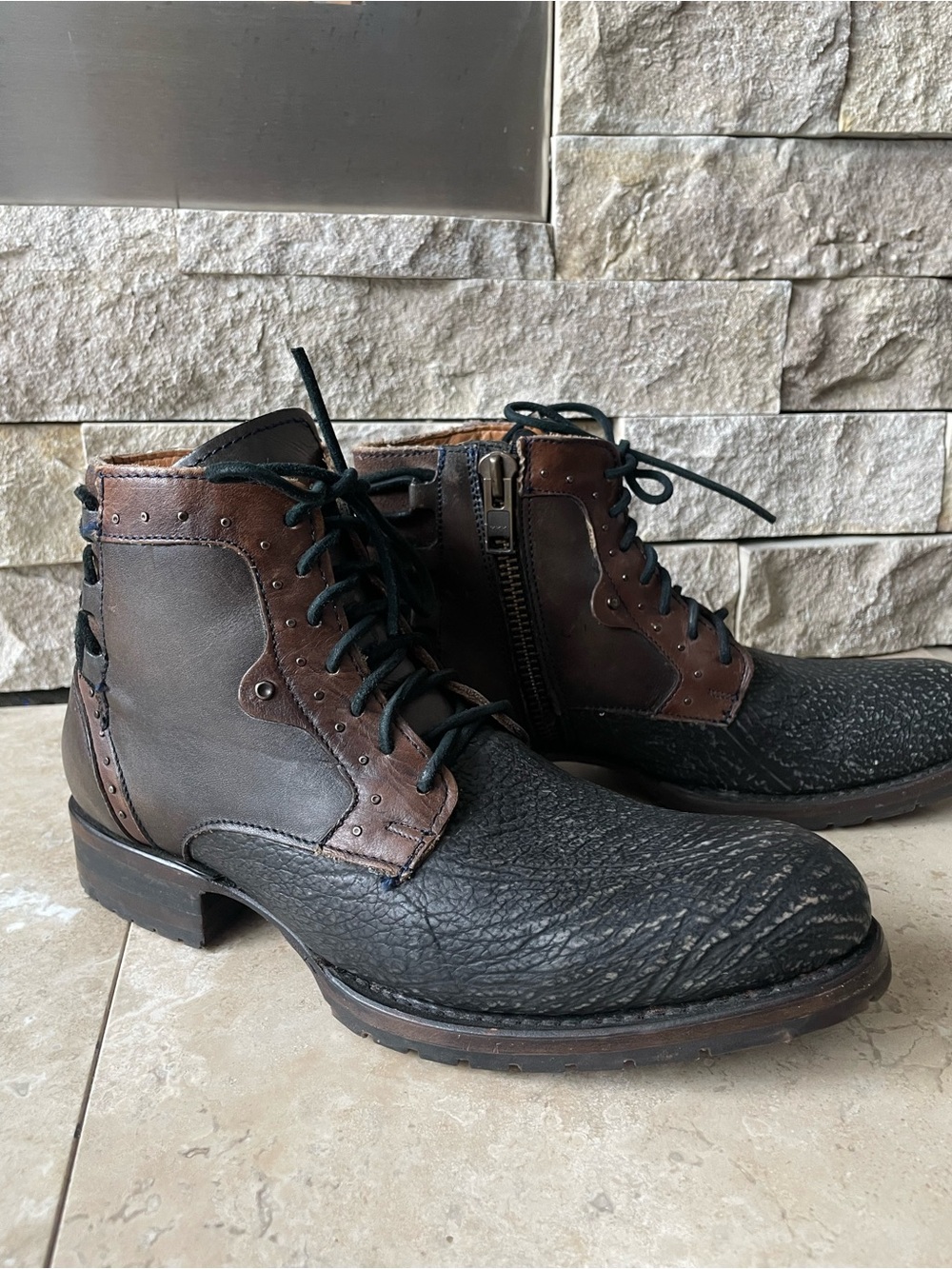 Cuadra Mexico -Men's Black and Brown Textured Leather Lace-Up Boots